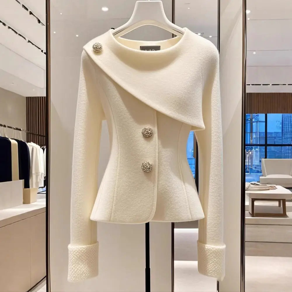 Elegant white wool jacket.