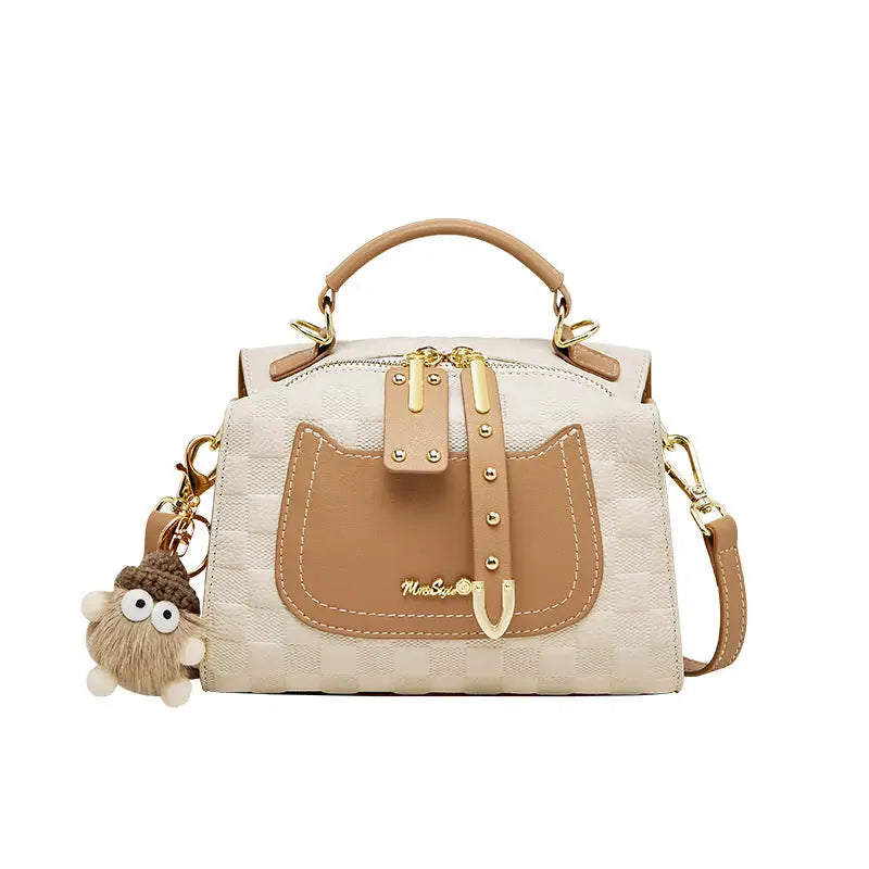 Boston Breeze: Chic Autumn/Winter Pillow Bag