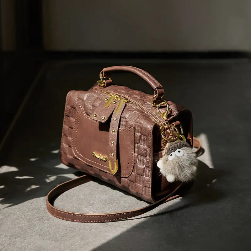 Boston Breeze: Chic Autumn/Winter Pillow Bag - Brown / 21x10.5x14CM