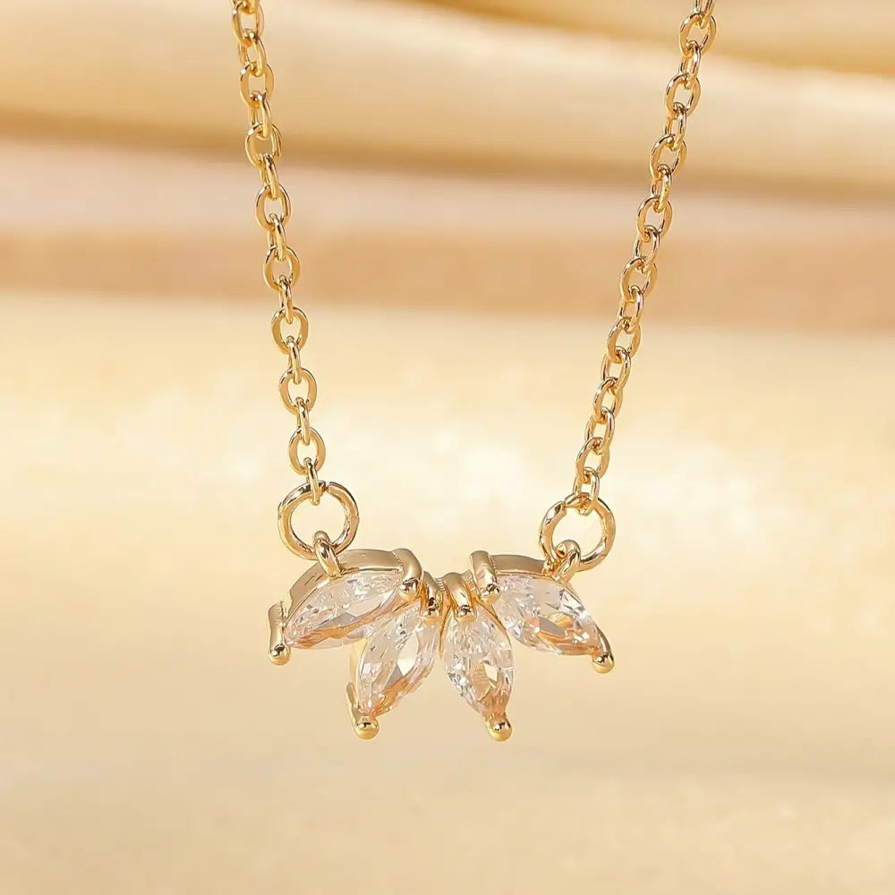 Chic Minority Design Clavicle Necklace - Golden Yellow