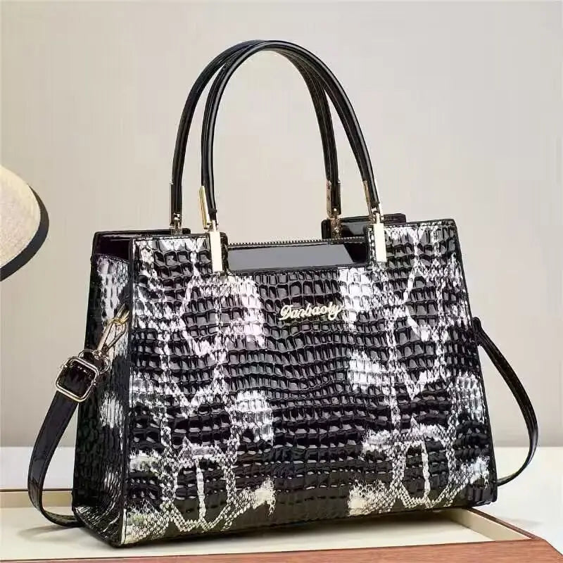 Chic Sling: Trendy Women’s One-Shoulder Messenger Bag