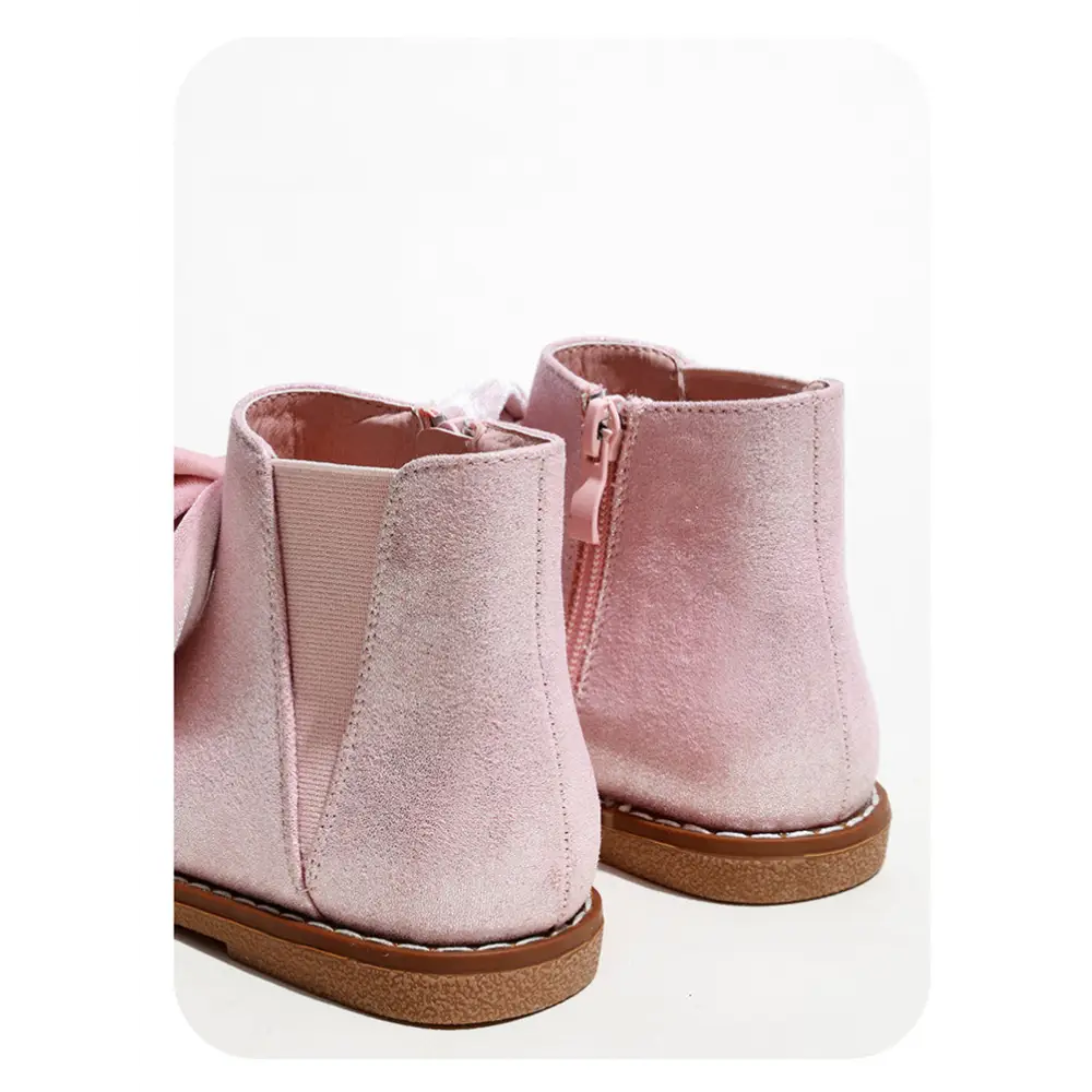Chic Zip BritBoots: Cute Short Girls’ Style