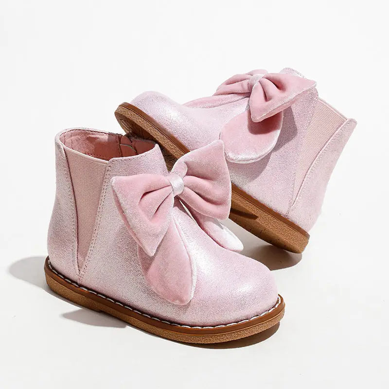 Chic Zip BritBoots: Cute Short Girls’ Style