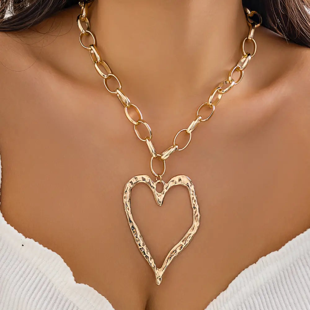 ChicHeart: Women’s Versatile Metal Necklace