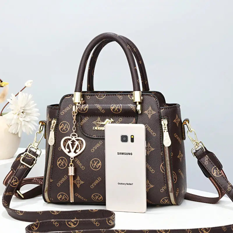 ChicMaxx: Luxe One-Shoulder Crossbody Bag