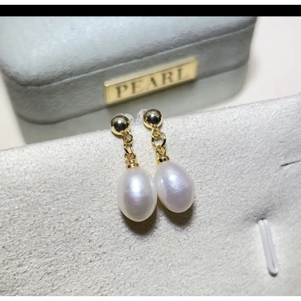 ChicS925 Retro Shine: Elegant French Earrings - 5034 Gold White Pearl / Golden Holder