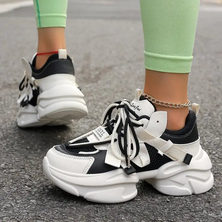 CloudStride Lace: Casual White Sneakers - Black Beige / 35