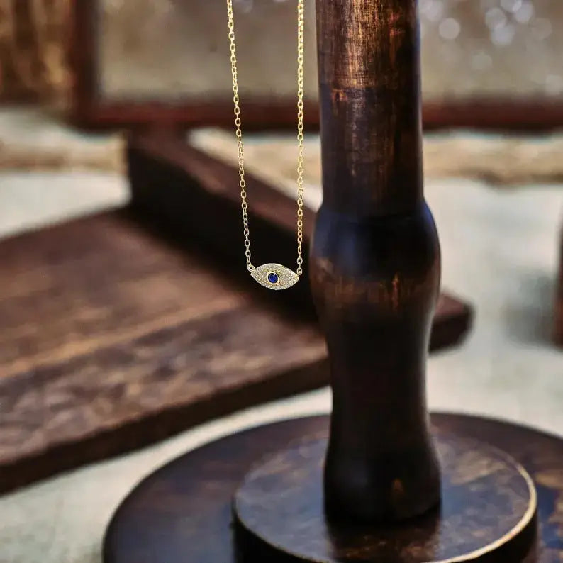 Divine Eye Necklace with Crystal Embellishments - Gold