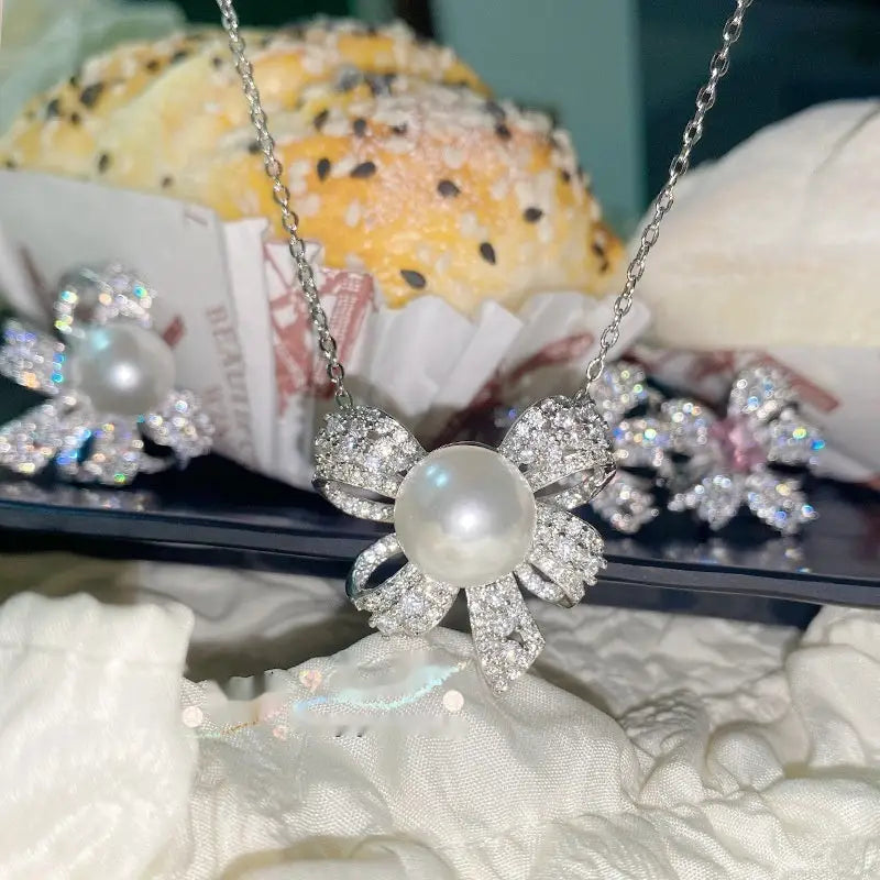 Emerald Butterfly Pendant Necklace - Pearl / Bow Necklace