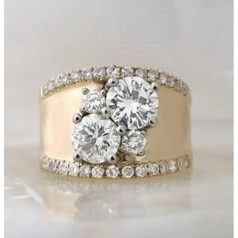 EurAmor Luxe Round Engagement Ring - Gold / US Size 6