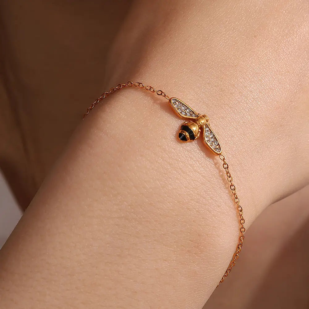Everlast Charm Bracelet with Durable High-Quality Materials - SL159WEG