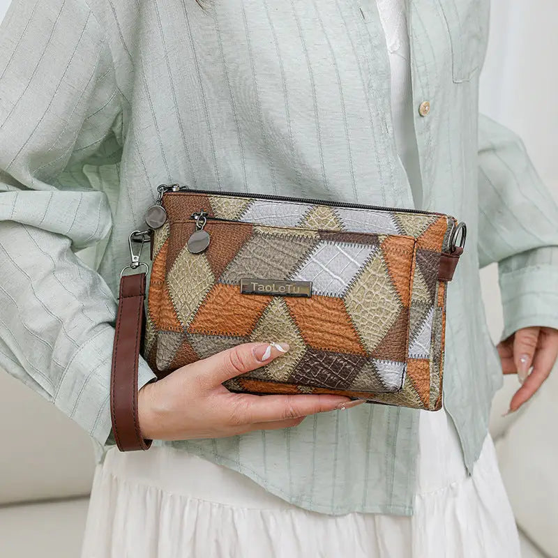 Everyday Chic: Women’s Travel Coin Clutch
