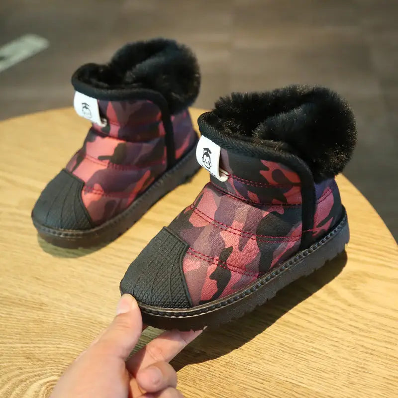 FrostySteps: Cozy Winter Boots for Kids - Camouflage red / 33