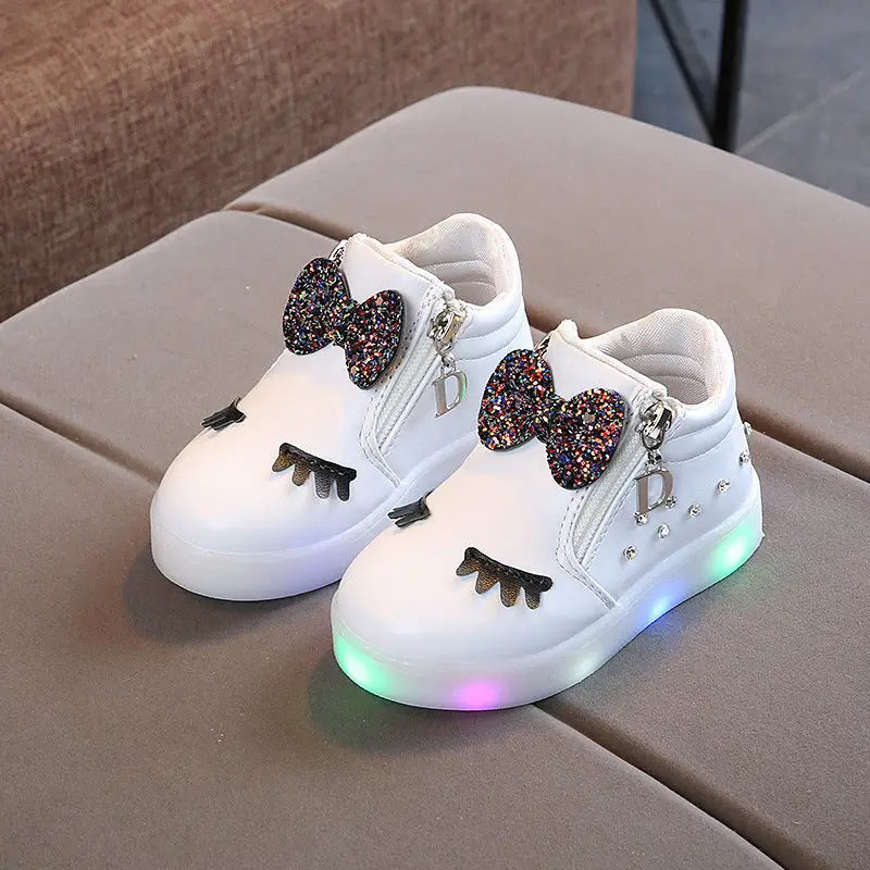 GlitterGlam Luxe Steps - White / 22