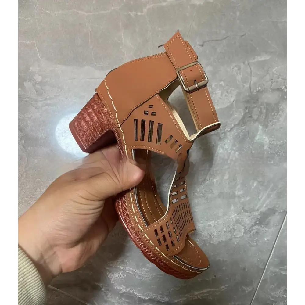 Hollow Chic Chunky Heel Peep-Toe Sandals - Brown / 36