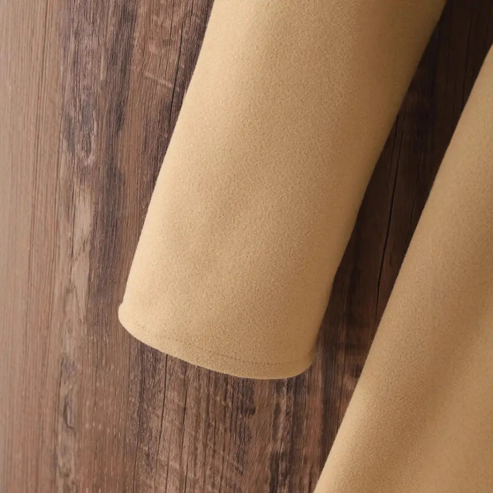 Tan fabric sleeves.