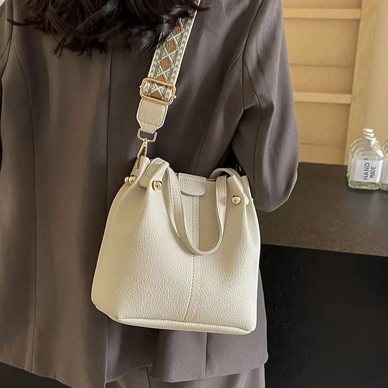 Medium Retro PU Handbag with Sandwich Pocket in Classic Colors