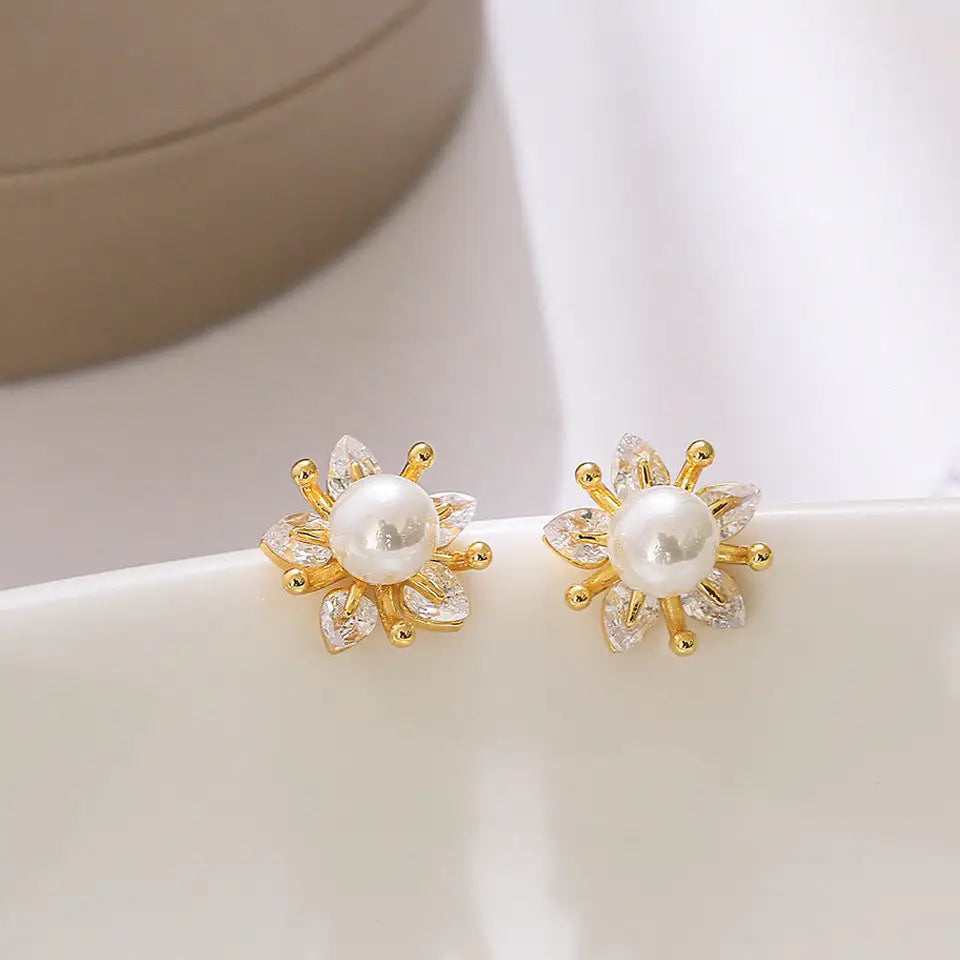 PurePearlLight Earrings - Little Daisy