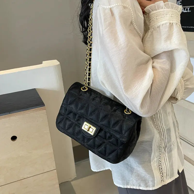 Rhombus Chain Bag Pro