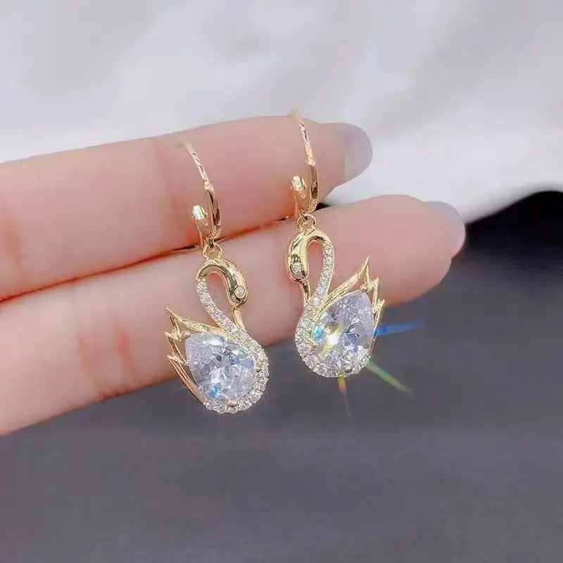 Swan Elegance: Sparkling Rhinestone Earrings Delight - Gold