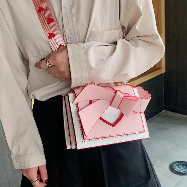 Uni-Sling Chic: All-in-One Shoulder Bag
