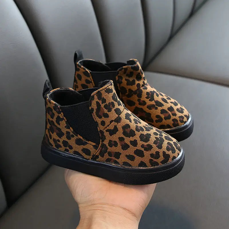 Velvet Pounce Ankle Boots - Brown / 23