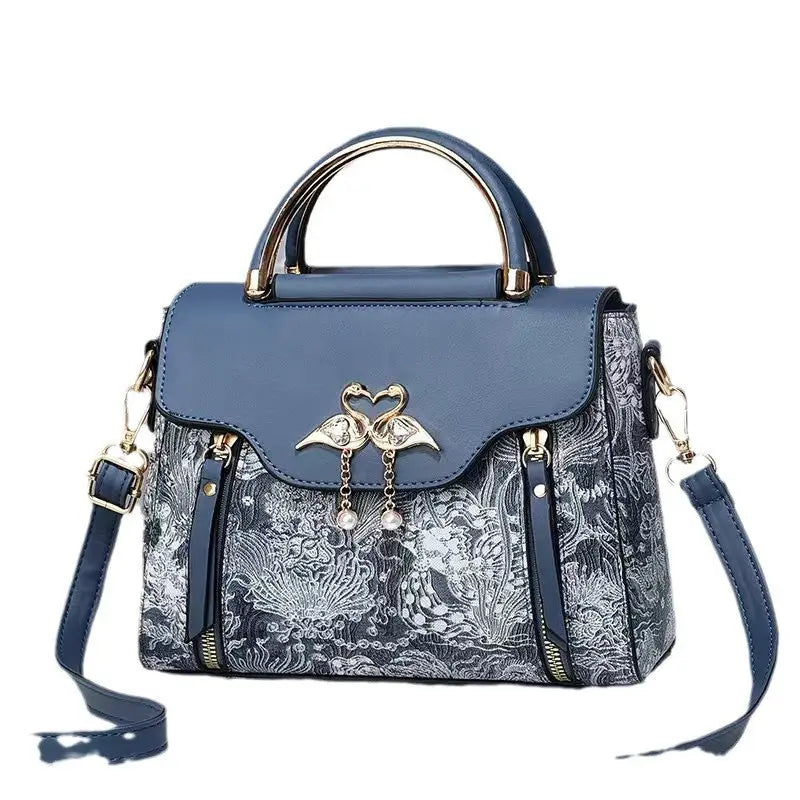 VersaSling: Sleek & Chic Crossbody