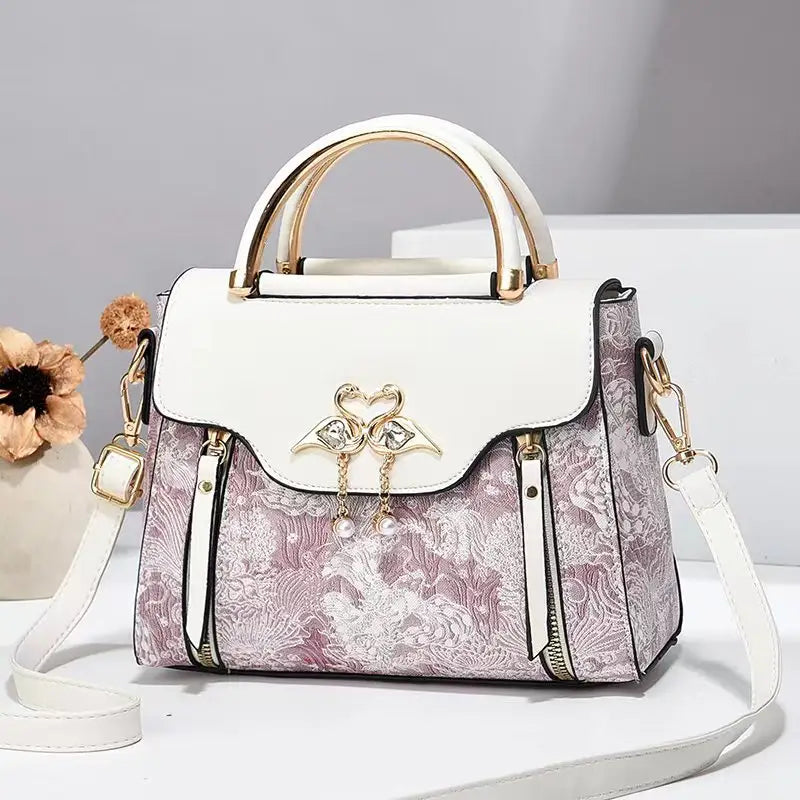 VersaSling: Sleek & Chic Crossbody