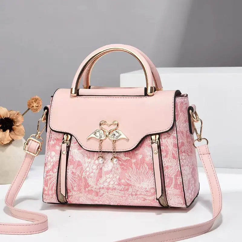 VersaSling: Sleek & Chic Crossbody