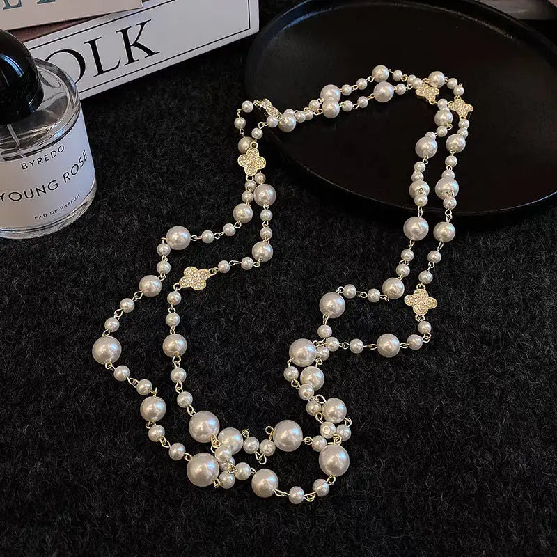 Pearl and clover necklace.