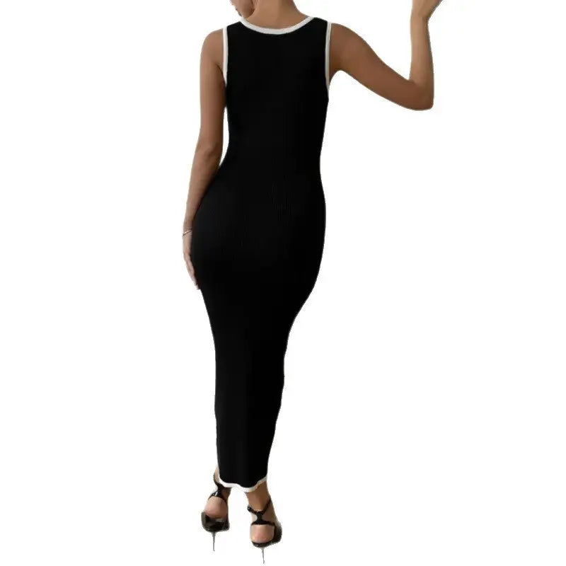 VividBuckle Knit Dress: Contrast & Chic