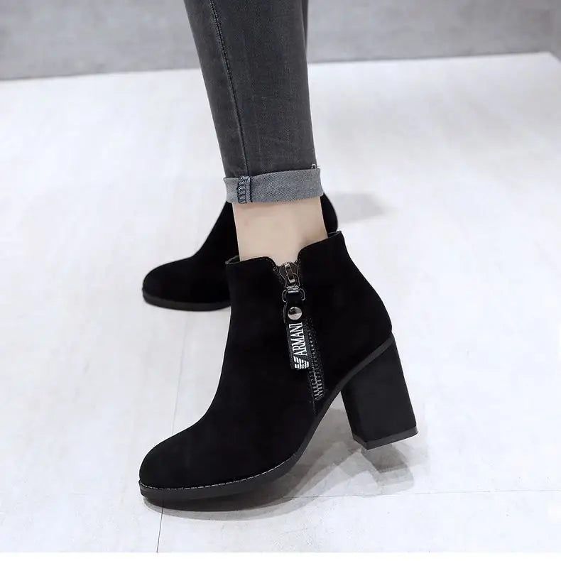 Women’s Mid-Calf Warm PU Short Boots with Rubber Sole - Black Plus Velvet / 35