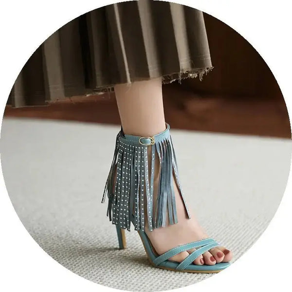 Elevate Womens Chic High Heel Sandals with Modern Silhouette - LauBelle