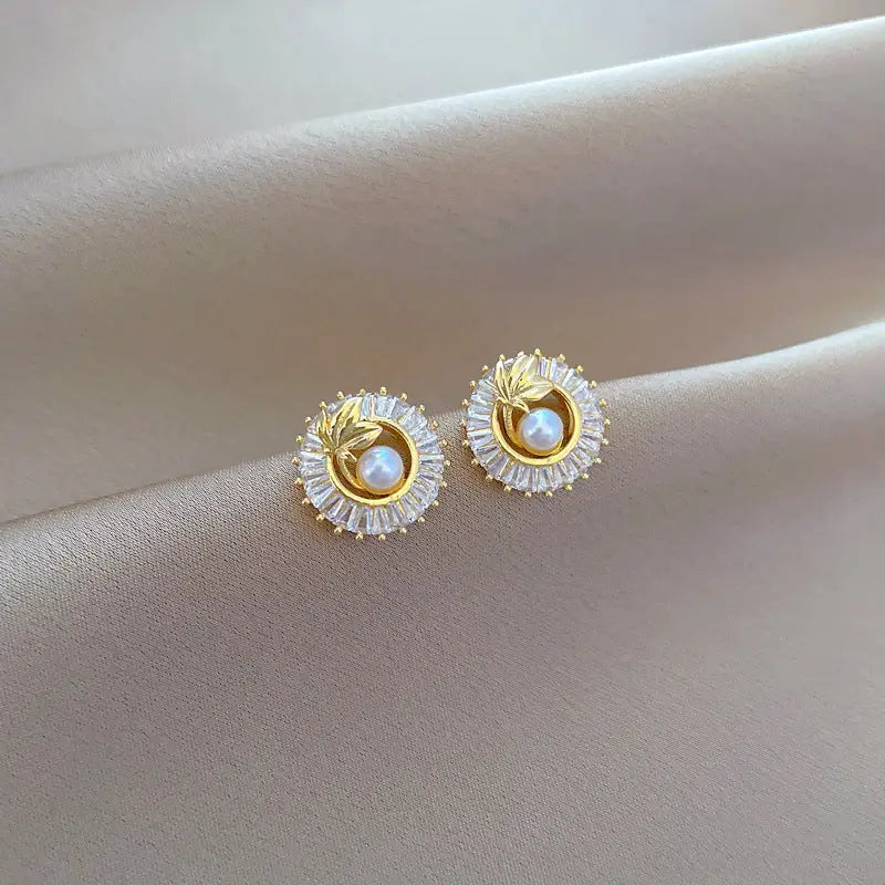 Diamond Leaf Necklace and Earrings Set - LauBelle Brand