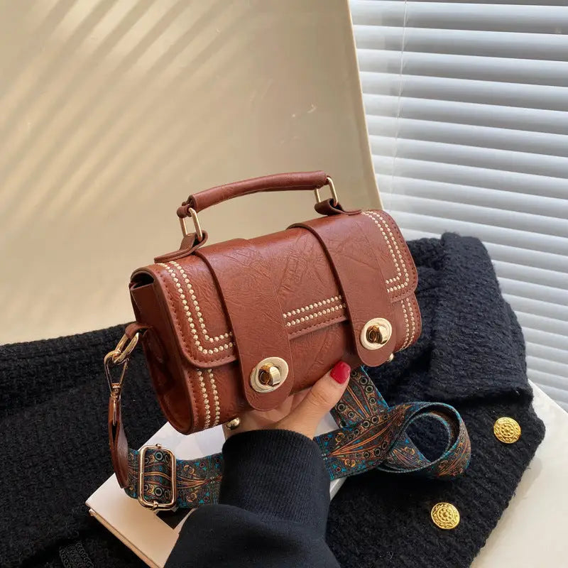 Vogue Shoulder Bag for Fashionable Statement - LauBelle