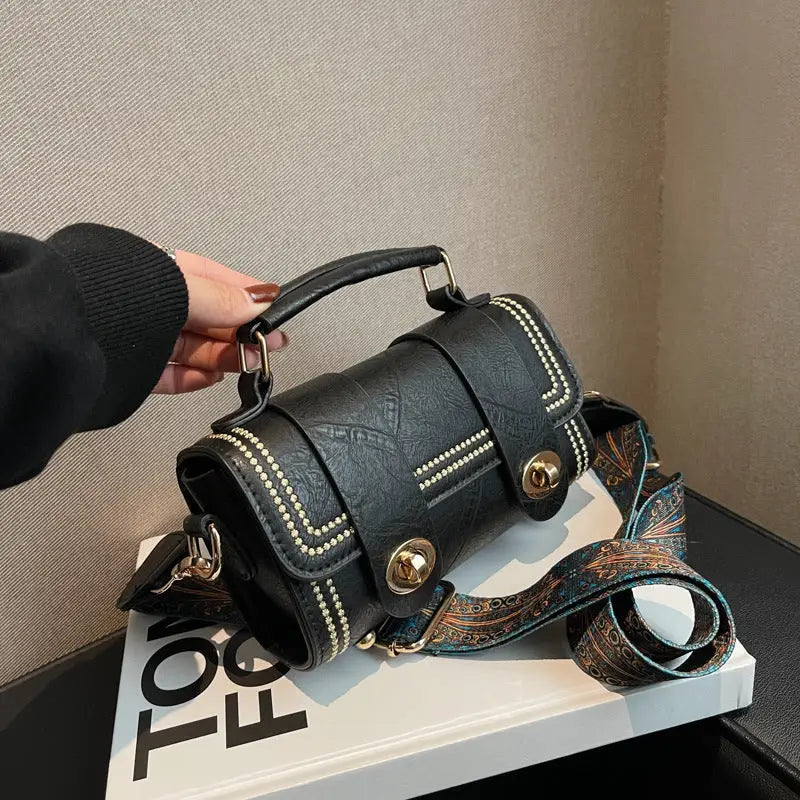 Vogue Shoulder Bag for Fashionable Statement - LauBelle