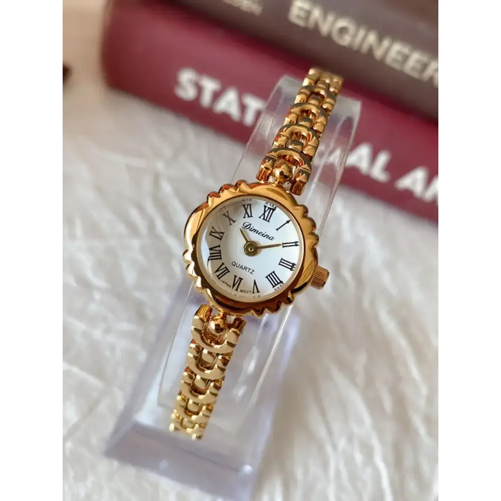Timeless Retro Quartz Womens Bracelet Watch - LauBelle