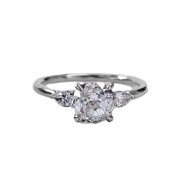 Zircon Euro-American Four-Claw Elegant Ring - LauBelle