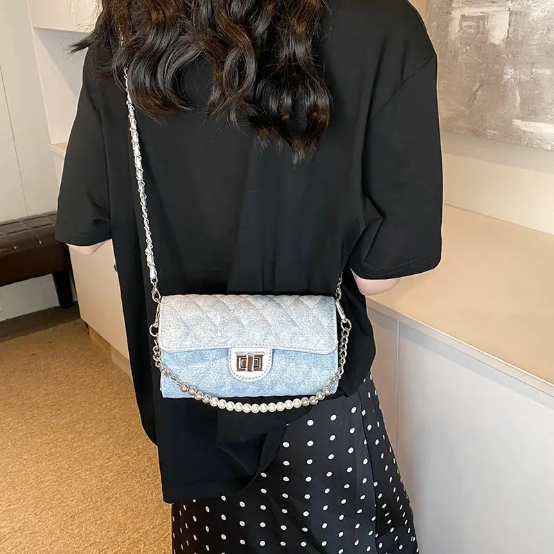 Élégance Rhombus Chain Bag with Timeless Pattern and Sophisticated Design - LauBelle