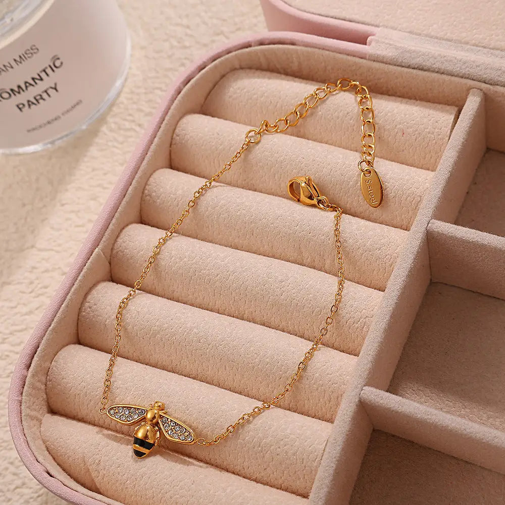 Everlast Charm Bracelet with Durable High-Quality Materials - LauBelle