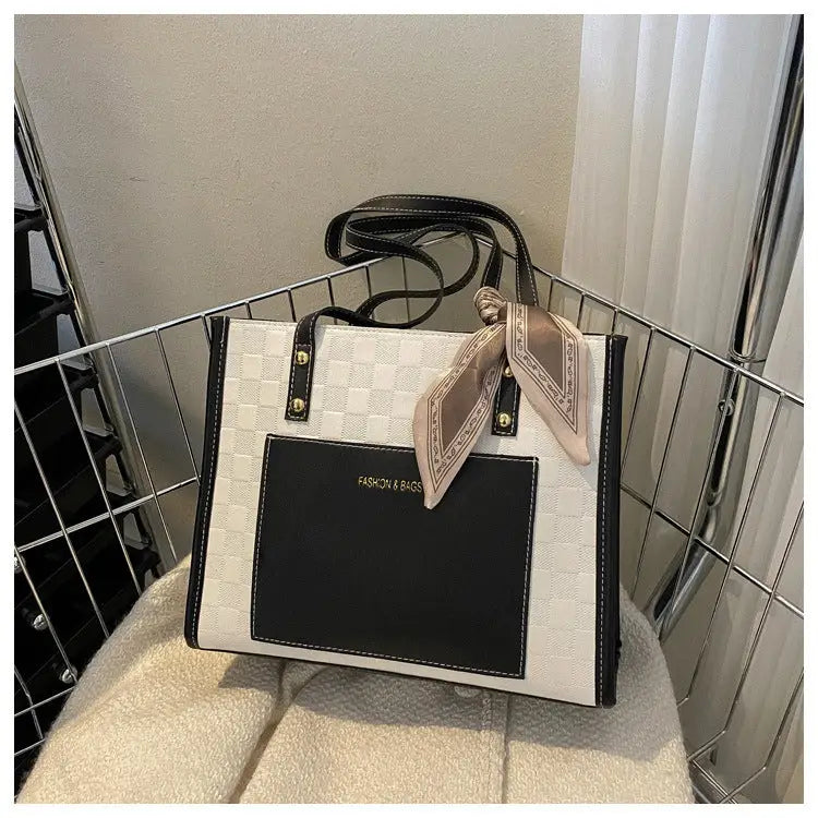 Quilted PU Bucket Bag: Dual Pocket Edition - LauBelle