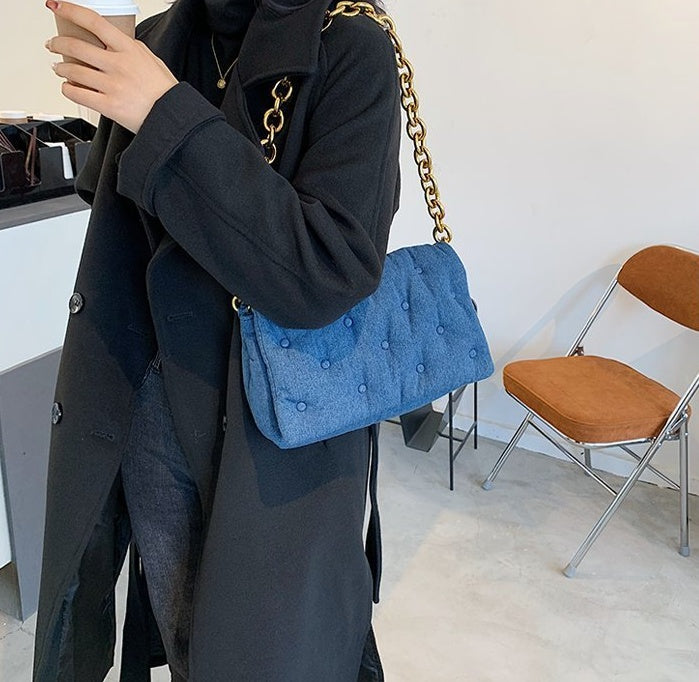 ChicChain Mini Square Shoulder Bag – Simple & Stylish - LauBelle