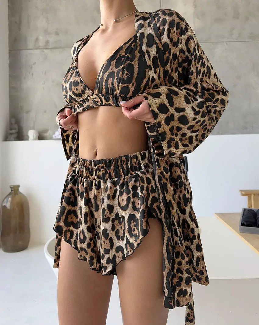 Lockeres, langärmliges Unterwäsche-Pyjama-Set mit Leopardenmuster und dreiteiliger Hose
