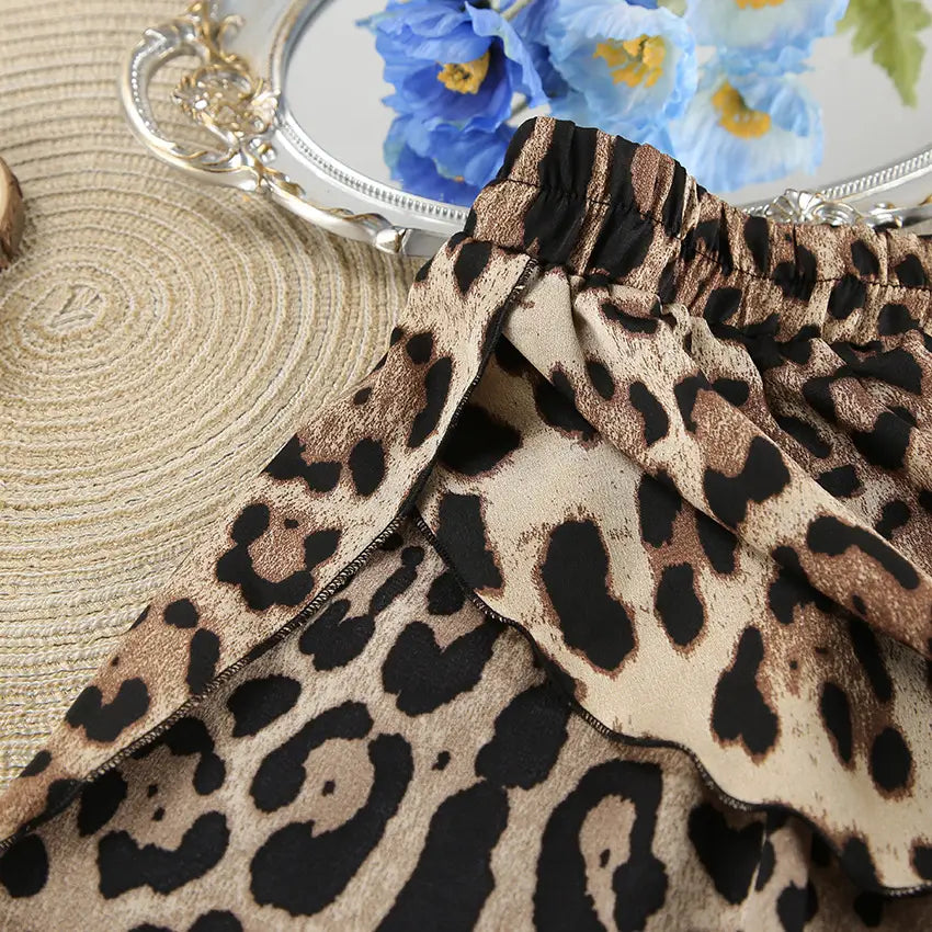 Lockeres, langärmliges Unterwäsche-Pyjama-Set mit Leopardenmuster und dreiteiliger Hose