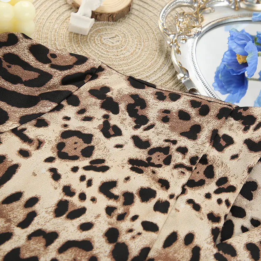 Lockeres, langärmliges Unterwäsche-Pyjama-Set mit Leopardenmuster und dreiteiliger Hose