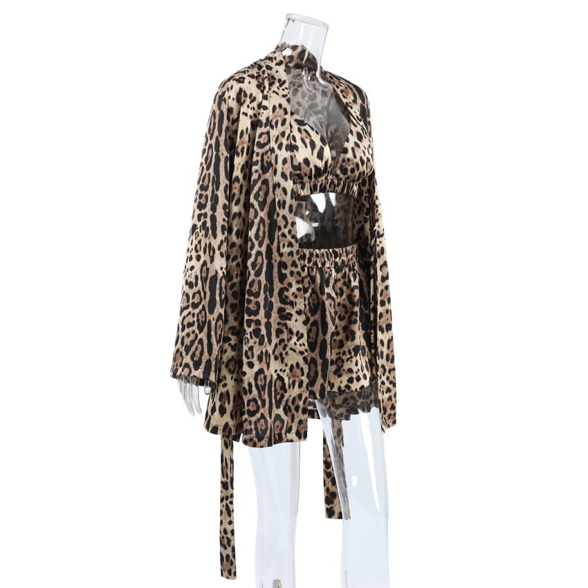 Lockeres, langärmliges Unterwäsche-Pyjama-Set mit Leopardenmuster und dreiteiliger Hose