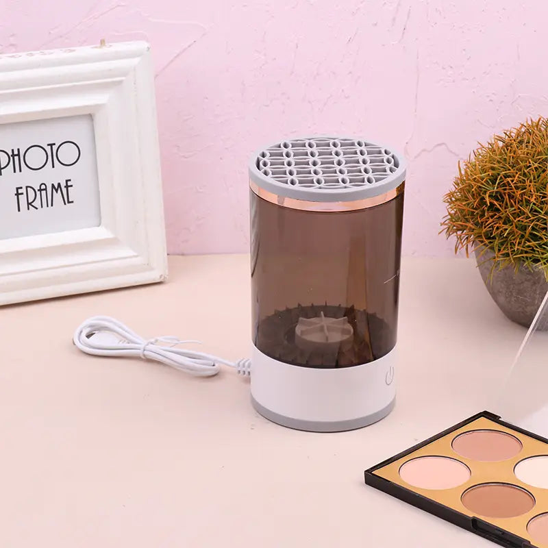 Women Eye Shadow Brush Cleaning Tool for Deep Makeup Brush Cleaning