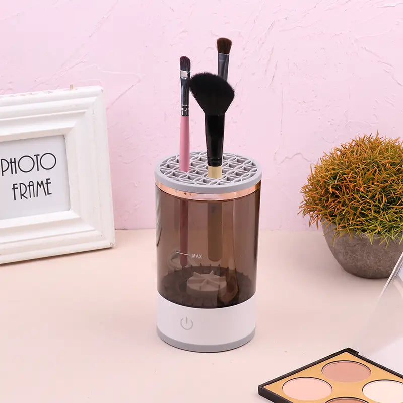 Women Eye Shadow Brush Cleaning Tool for Deep Makeup Brush Cleaning