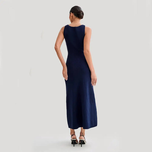 Chic Knit Dress for Flattering Silhouette - LauBelle