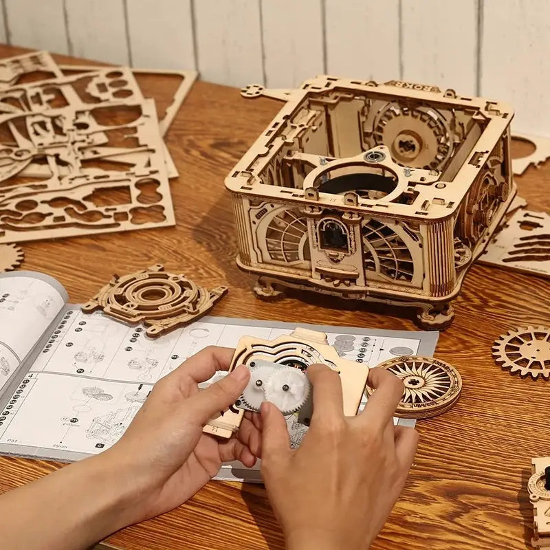 Robotime ROKR DIY Hand Crank Classic Gramophone Wooden Puzzle Model - LauBelle Brand